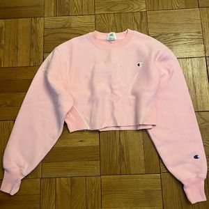 Champion cropped pink crewneck size x-small (LIKE NEW)